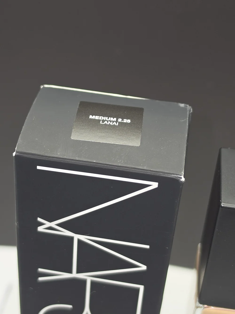 NARS Light Reflecting Foundation - **ORIG FORMULA!** Medium 2.25- 